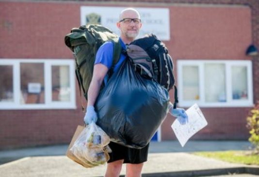 Thầy giáo đi bộ 8km mỗi ngày, ‘ship’ bữa trưa miễn phí cho 78 học sinh