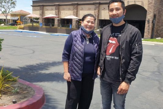 Hai mẹ con gốc Việt tặng bữa ăn cho người nghèo ở Mỹ: Chúng tôi coi họ như người trong gia đình